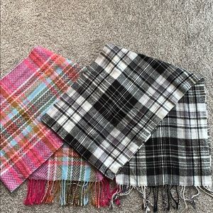Bundle of scarves